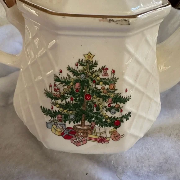 Vintage Christmas Tea Pot Set of 2 - Picture 6 of 11